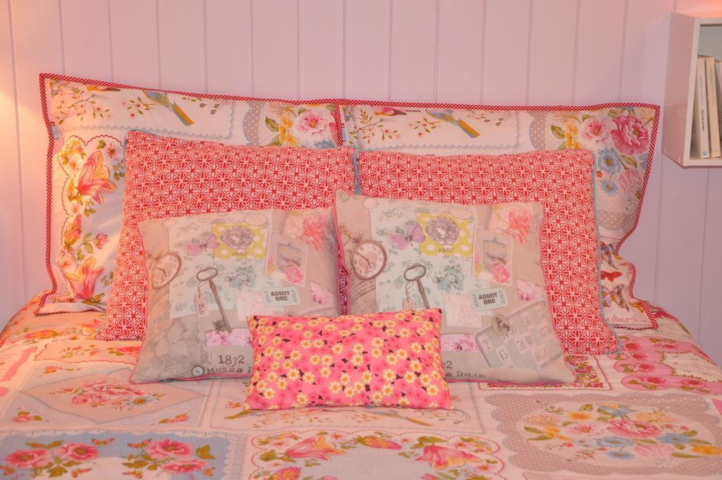Brossac La Maison De Rose B&B 객실 사진