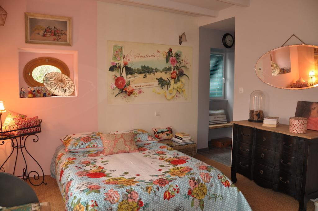 Brossac La Maison De Rose B&B 객실 사진